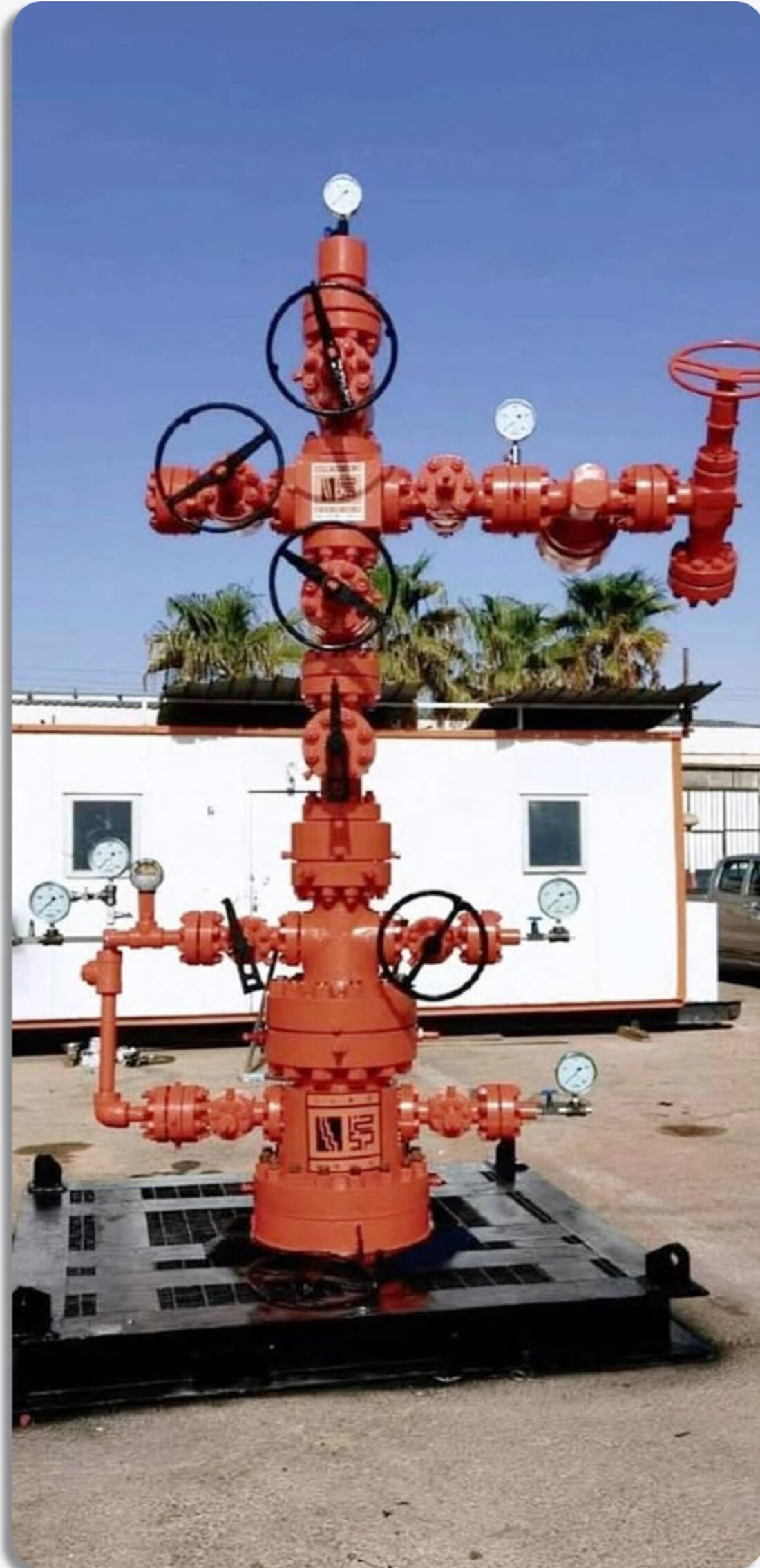 Wellhead Christmas tree pressure control equipment